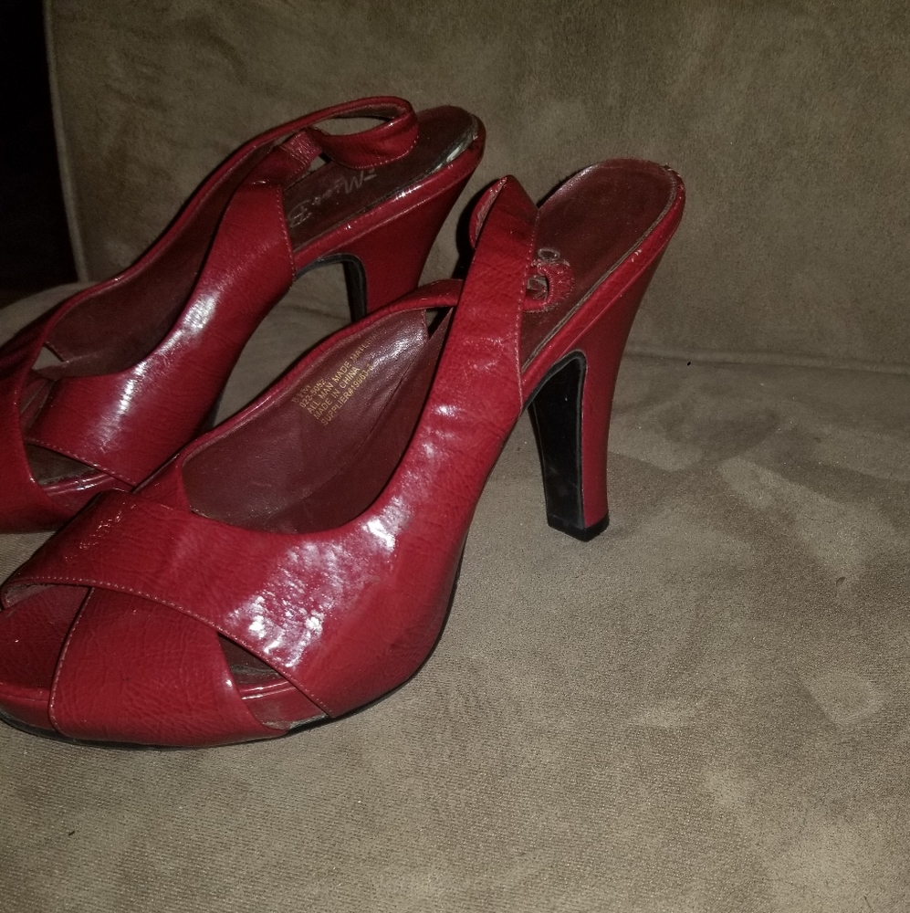 Heels - Picture 2 of 2